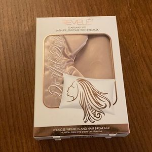 Revele satin pillowcase and eye mask